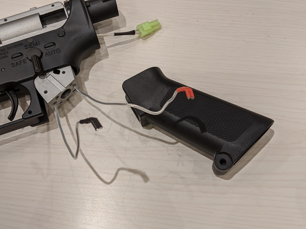 CYMA M16A4 ETU グリップ取外し